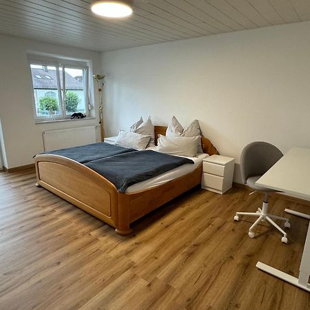 3 Zimmer Apartment Mit Flussblick - Self Check-In Eggenfelden Bagian luar foto