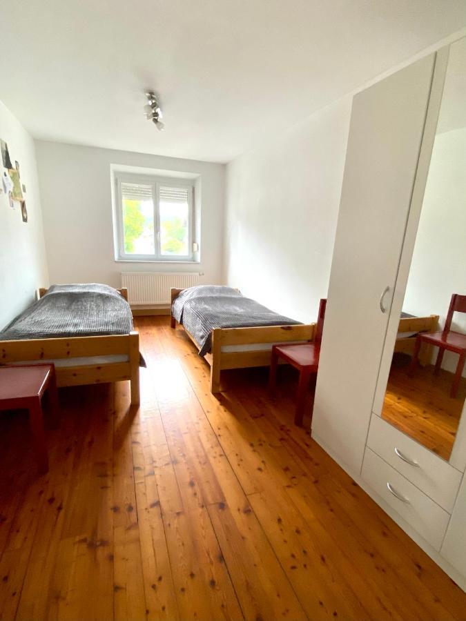 3 Zimmer Apartment Mit Flussblick - Self Check-In Eggenfelden Bagian luar foto