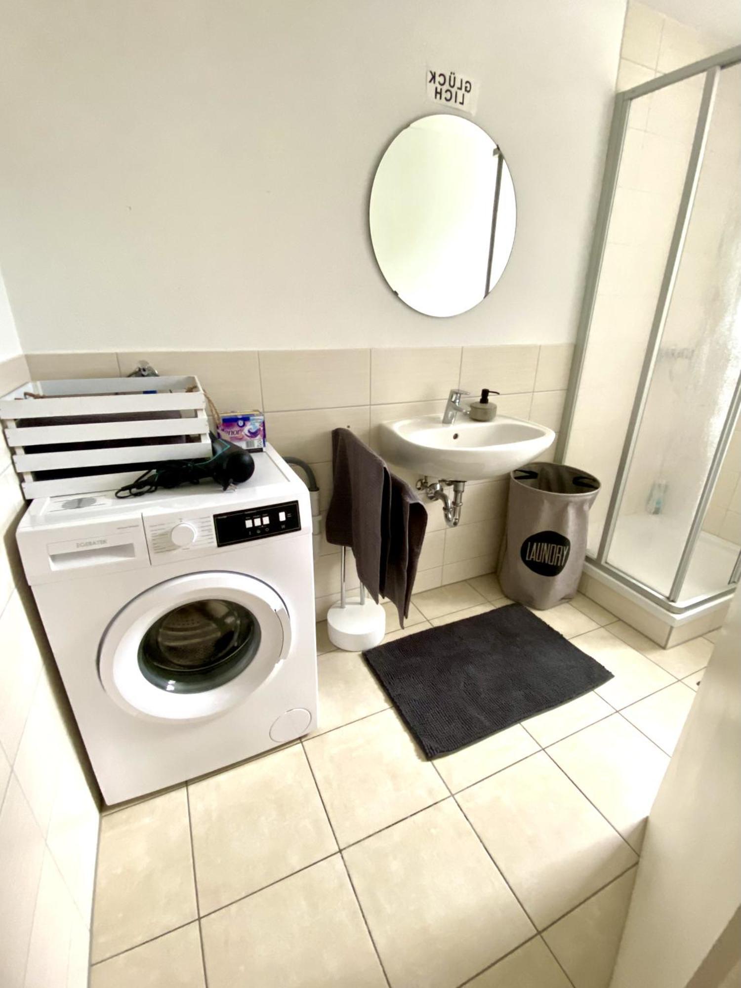 3 Zimmer Apartment Mit Flussblick - Self Check-In Eggenfelden Bagian luar foto