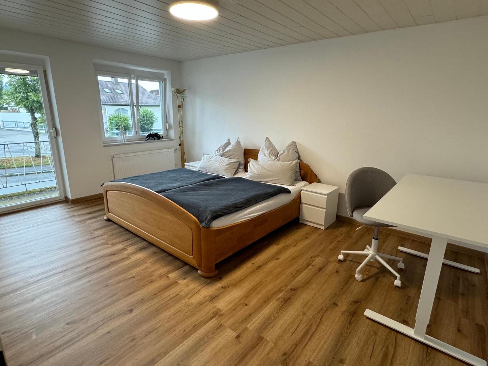 3 Zimmer Apartment Mit Flussblick - Self Check-In Eggenfelden Bagian luar foto